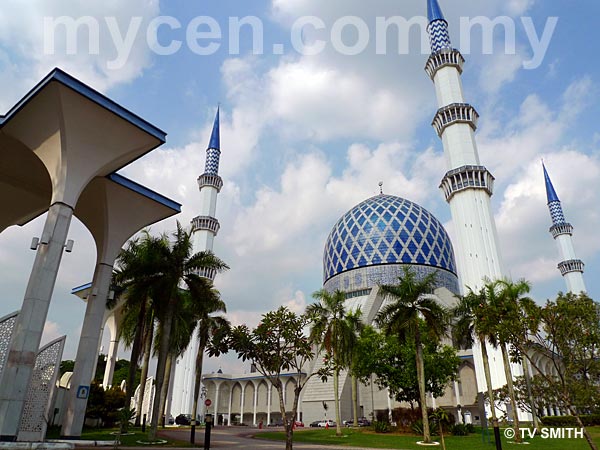 Picture Of Shah Alam Blue Mosque